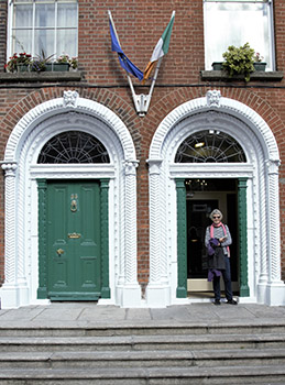 kirsten i døren